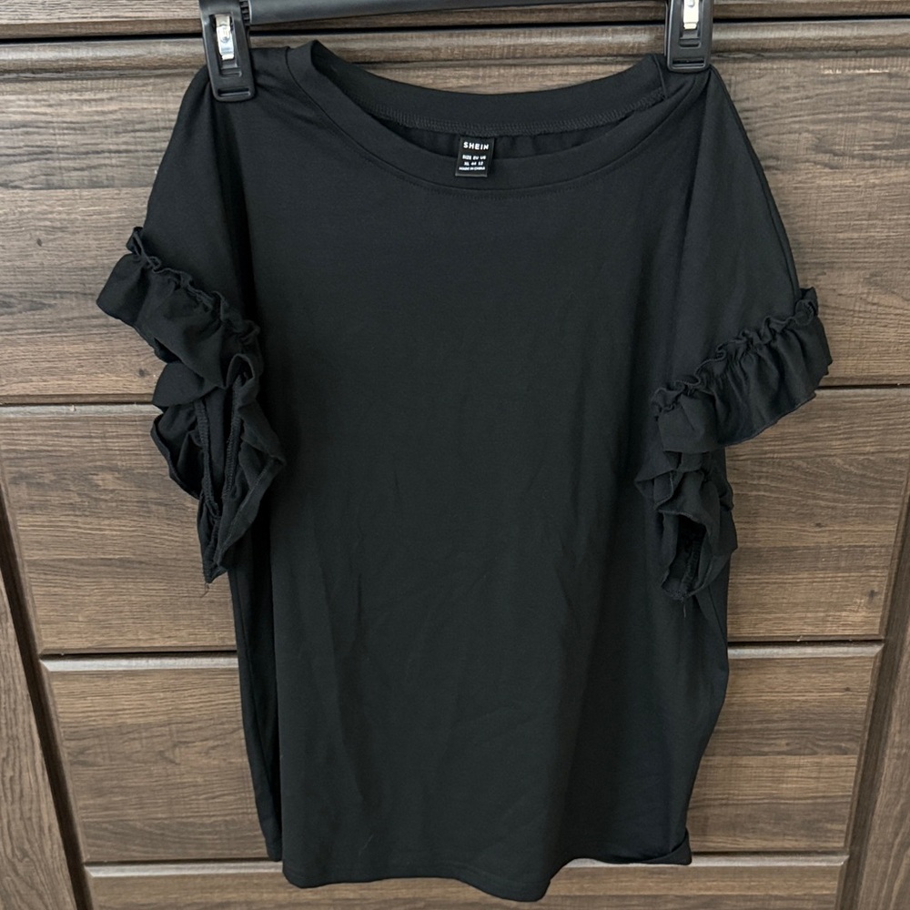 SHEIN Black Short Sleeve Ruffle Top